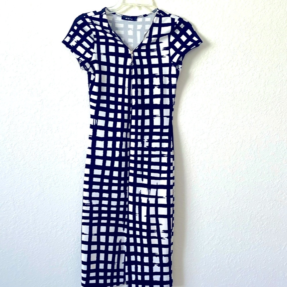 Maru black and white dress, size S, stretchy